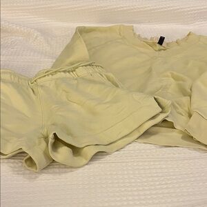 Universal Thread Light Yellow Lounge Set